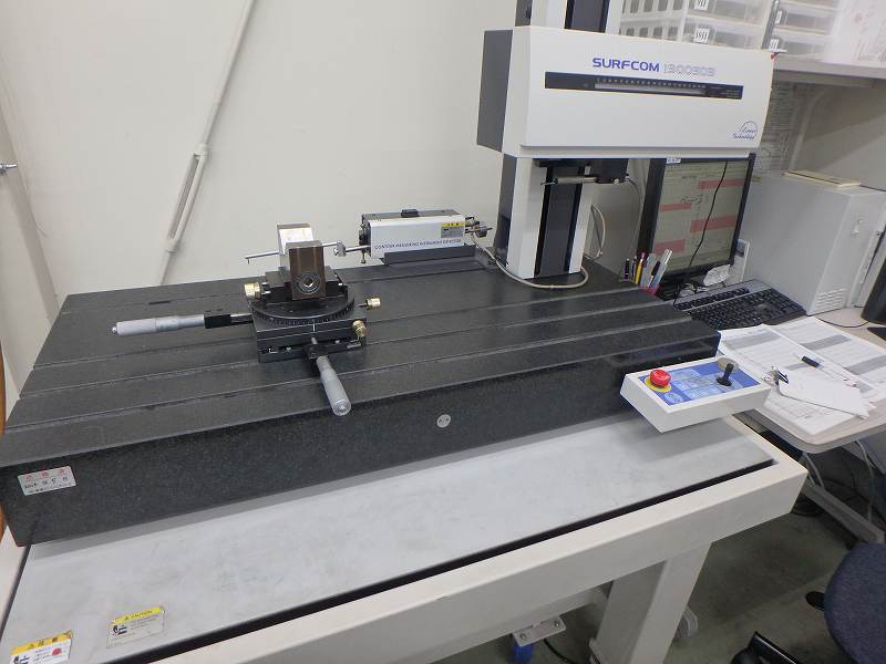 表面粗さ輪郭形状複合測定機